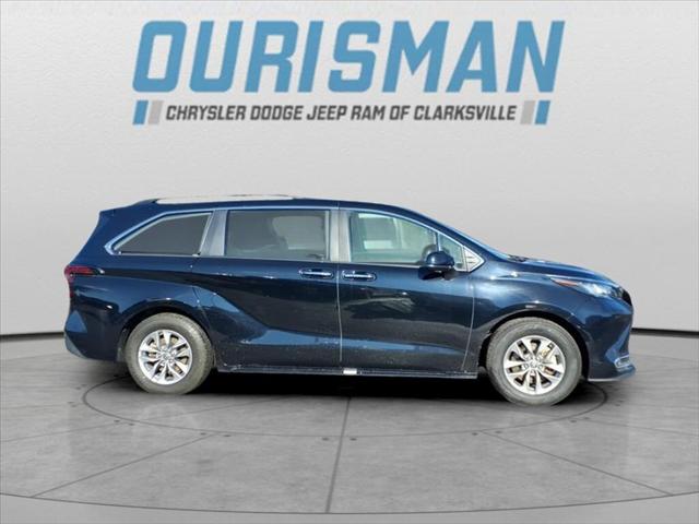 2023 Toyota Sienna XLE 2023 Toyota Sienna XLE