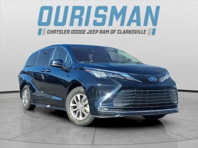 2023 Toyota Sienna XLE