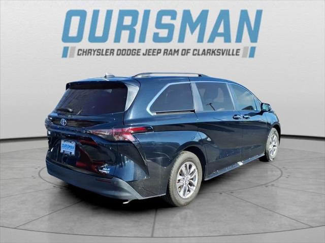 2023 Toyota Sienna XLE