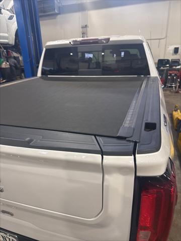 2023 GMC Sierra 1500 4WD Crew Cab Short Box SLT 2023 GMC Sierra 1500 4WD Crew Cab Short Box SLT