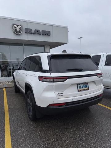 2023 Jeep Grand Cherokee Altitude 4x4 2023 Jeep Grand Cherokee Altitude 4x4