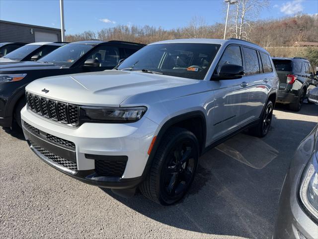 2022 Jeep Grand Cherokee L Altitude 4x4 2022 Jeep Grand Cherokee L Altitude 4x4