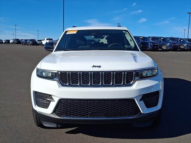 2024 Jeep Grand Cherokee Laredo 4x4 2024 Jeep Grand Cherokee Laredo 4x4