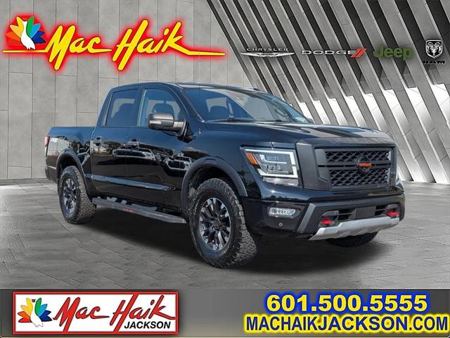 2020 Nissan TITAN Crew Cab PRO-4X 4x4 2020 Nissan TITAN Crew Cab PRO-4X 4x4