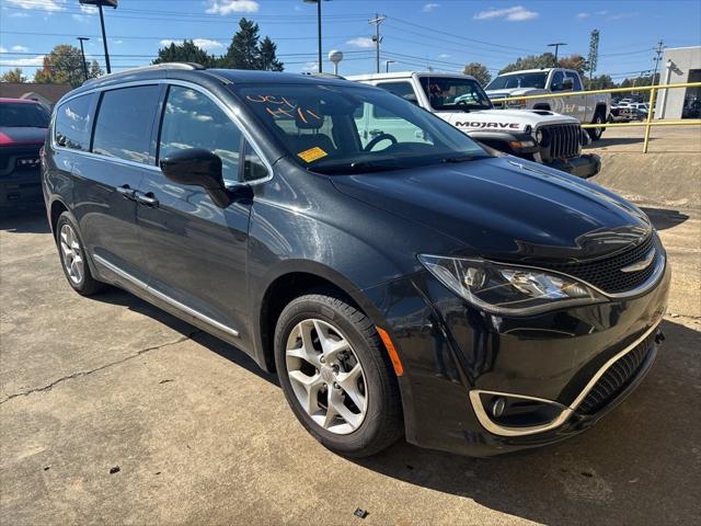 2017 Chrysler Pacifica Touring-L 2017 Chrysler Pacifica Touring-L