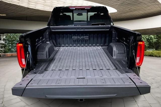 2026 GMC Sierra 1500 Crew Cab, Short Bed, SLT, 4WD
