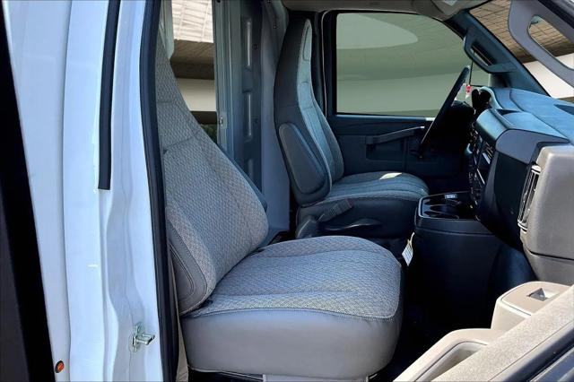 2025 Chevrolet Express Cutaway Work Van
