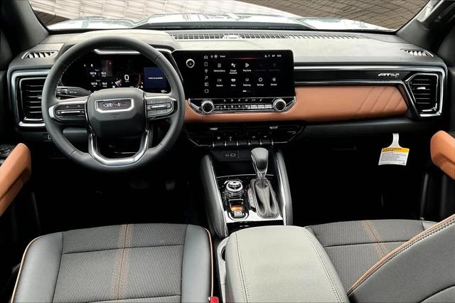 2025 GMC Canyon 4WD AT4