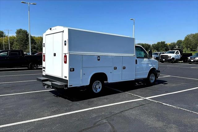 2025 Chevrolet Express Cutaway Work Van