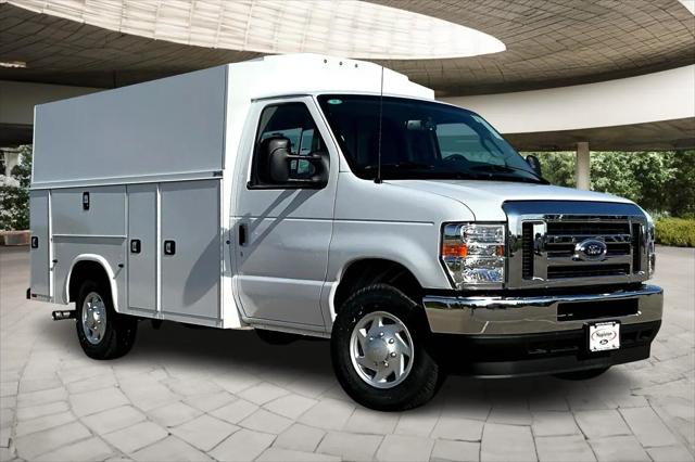 2025 Ford E-350 Cutaway E-Series Cutaway