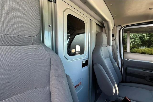2025 Ford E-350 Cutaway E-Series Cutaway