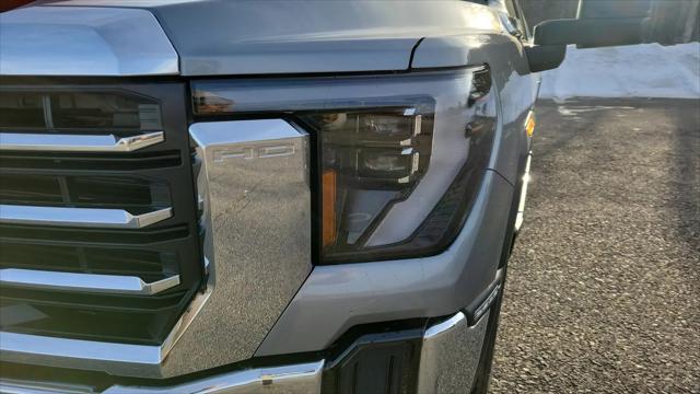 2026 GMC Sierra 2500HD Crew Cab, Standard Bed, SLT, 4WD