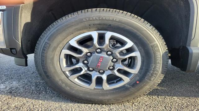 2026 GMC Sierra 2500HD Crew Cab, Standard Bed, SLT, 4WD