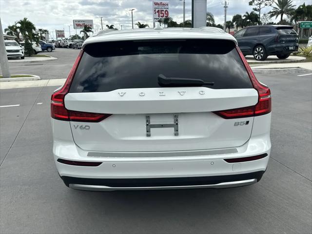 2026 Volvo V60 Cross Country Plus, B5 AWD Gas (mild hybrid)
