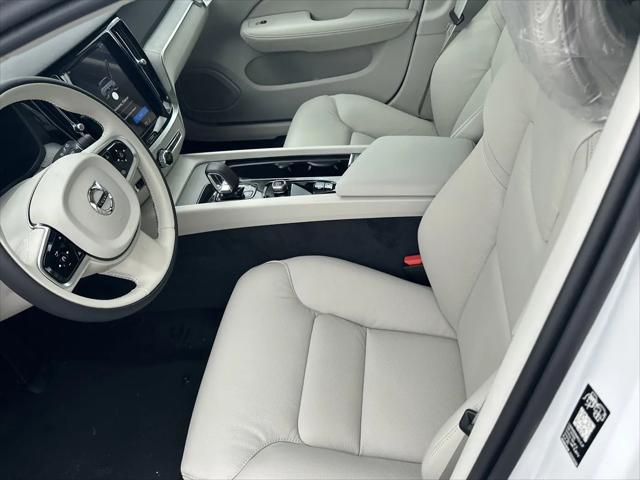 2026 Volvo V60 Cross Country Plus, B5 AWD Gas (mild hybrid)