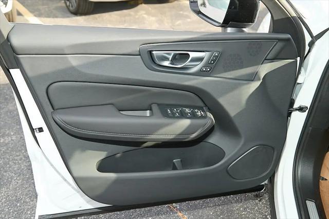 2026 Volvo XC60 B5 Core