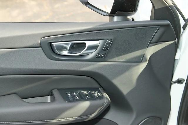 2026 Volvo XC60 B5 Core
