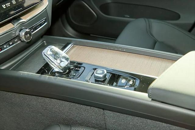 2026 Volvo XC60 B5 Core