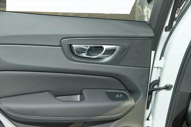 2026 Volvo XC60 B5 Core