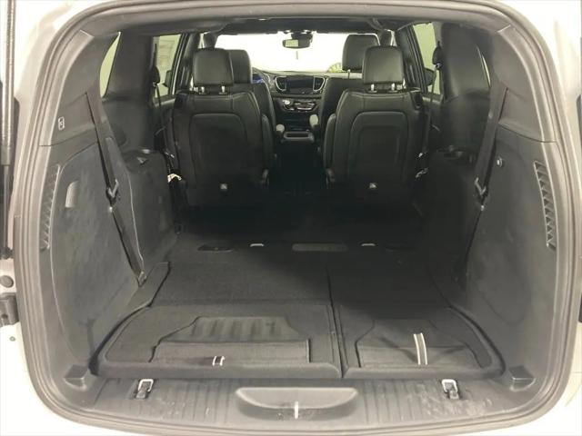 2026 Chrysler Pacifica Select AWD