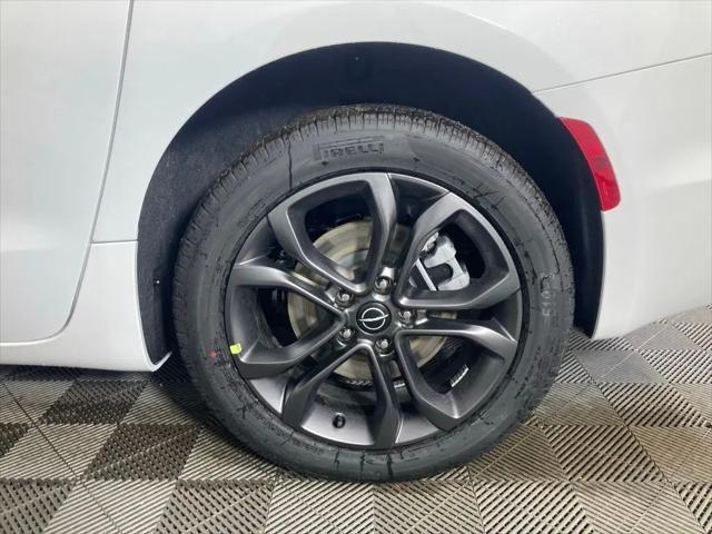 2026 Chrysler Pacifica Select AWD