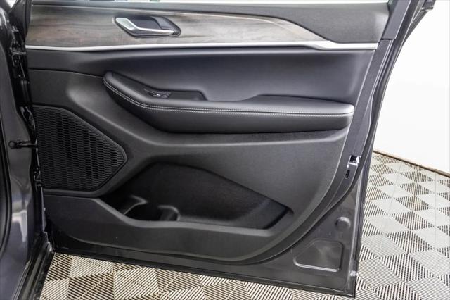 2026 Jeep Grand Cherokee Altitude 4x4