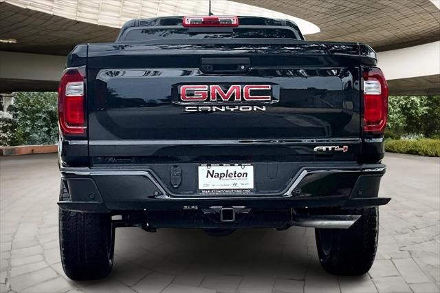 2025 GMC Canyon 4WD AT4