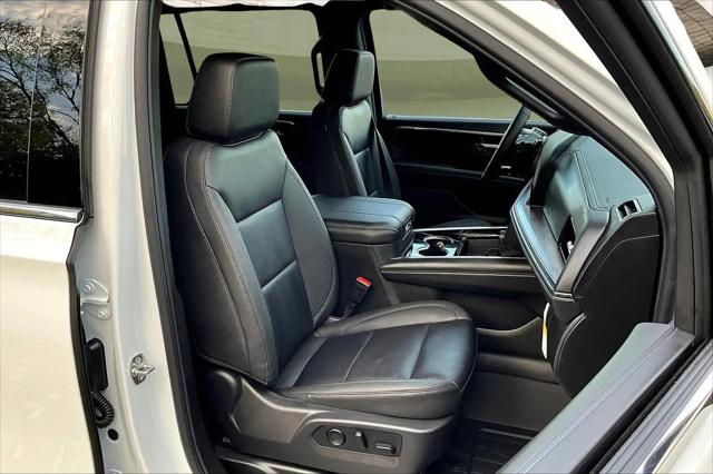 2026 Chevrolet Suburban LT, 4WD