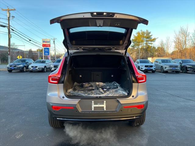 2026 Volvo XC40 B5 Plus