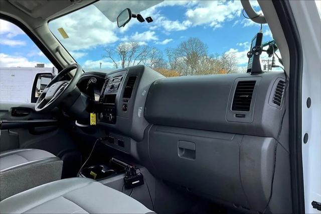 2017 Nissan 1500 S V6