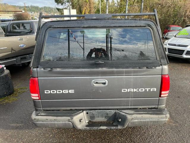 2004 Dodge Dakota Base