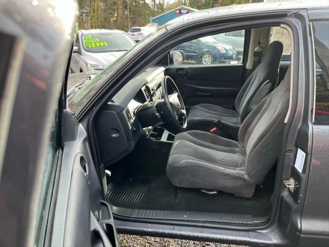 2004 Dodge Dakota Base