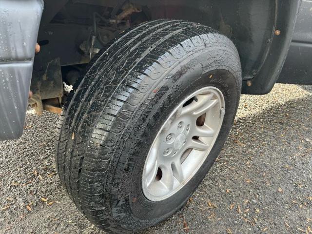 2004 Dodge Dakota Base