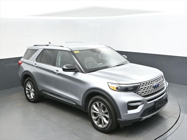 2022 Ford Explorer Limited's photo
