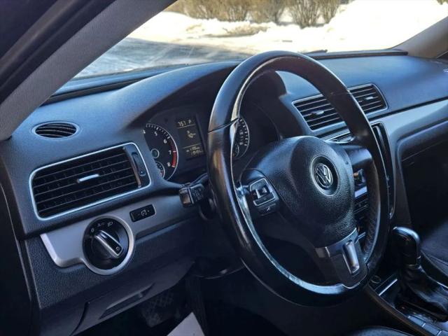 2014 Volkswagen Passat 2.5L Wolfsburg Edition