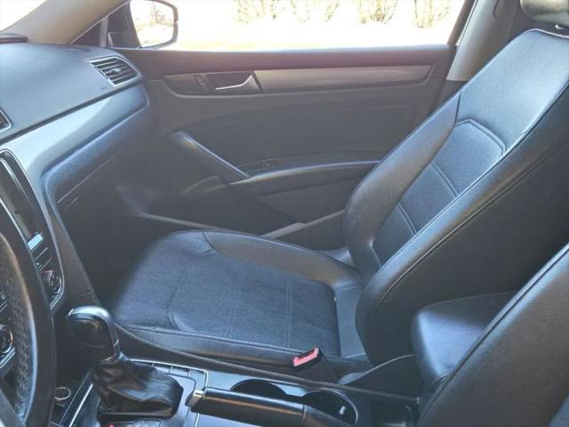 2014 Volkswagen Passat 2.5L Wolfsburg Edition