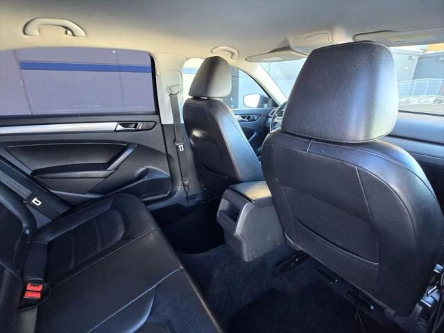 2014 Volkswagen Passat 2.5L Wolfsburg Edition