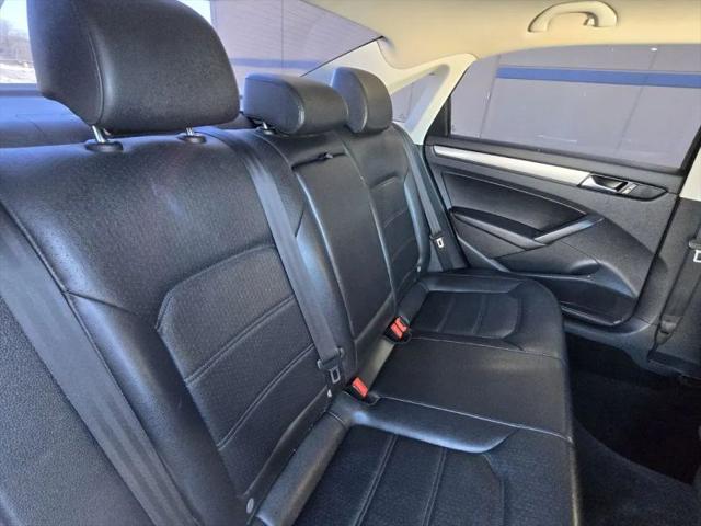 2014 Volkswagen Passat 2.5L Wolfsburg Edition