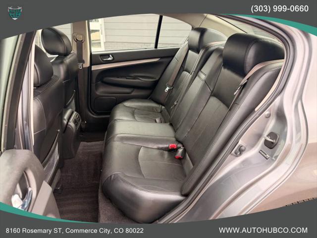 2015 INFINITI Q40 Base