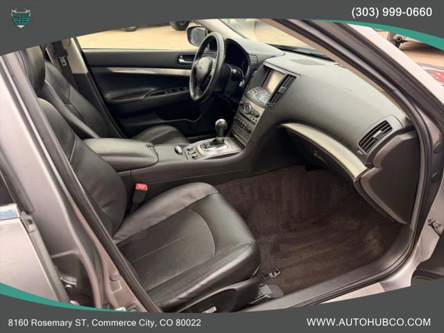 2015 INFINITI Q40 Base