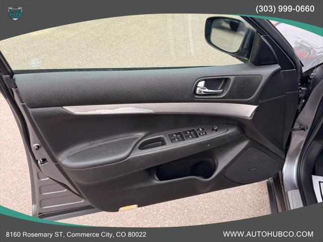 2015 INFINITI Q40 Base
