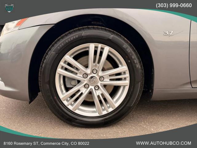 2015 INFINITI Q40 Base