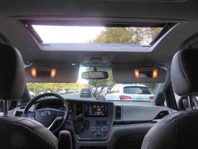 2016 Toyota Sienna XLE 7 Passenger
