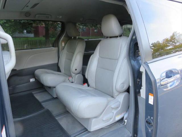 2016 Toyota Sienna XLE 7 Passenger