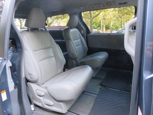 2016 Toyota Sienna XLE 7 Passenger