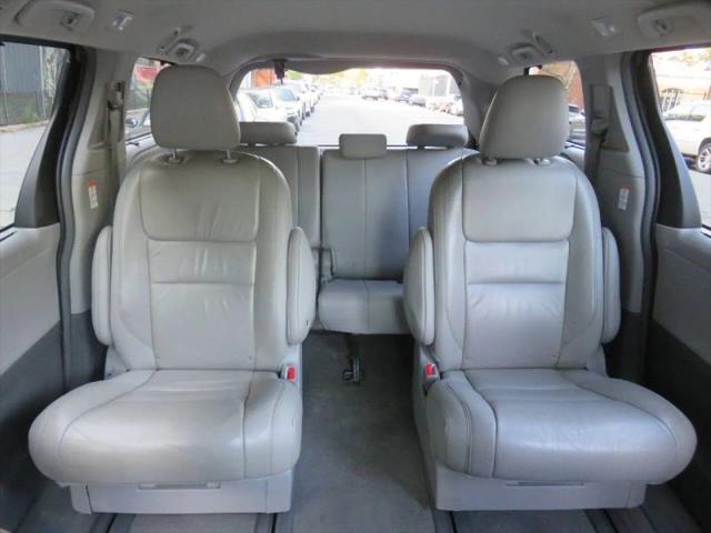 2016 Toyota Sienna XLE 7 Passenger