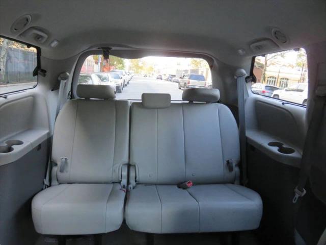 2016 Toyota Sienna XLE 7 Passenger