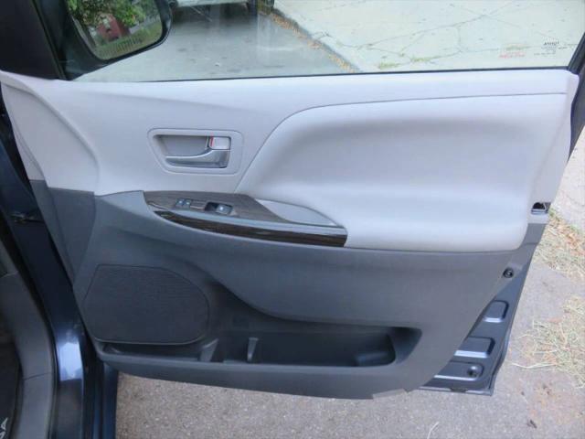 2016 Toyota Sienna XLE 7 Passenger