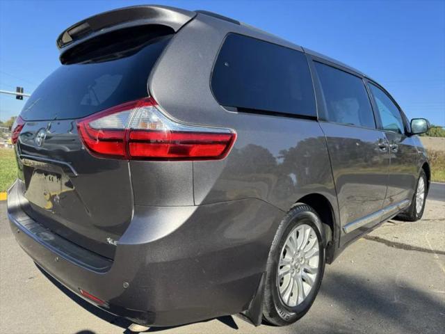 2016 Toyota Sienna XLE 8 Passenger