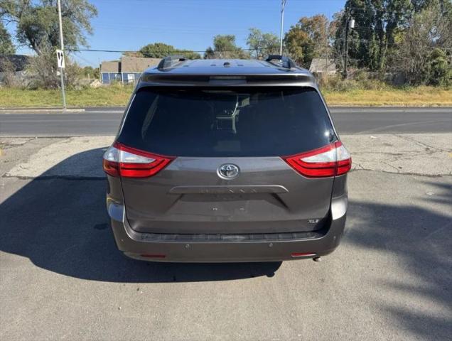 2016 Toyota Sienna XLE 8 Passenger